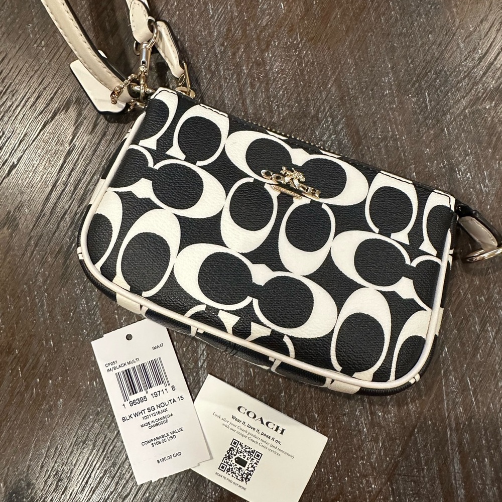 Coach Nolita 15
